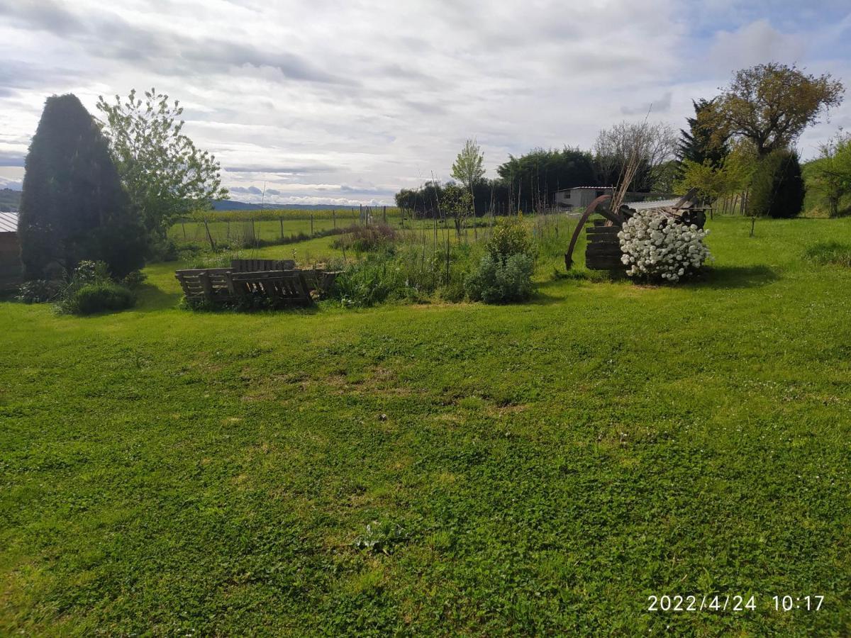 Bed and Breakfast La Ferme Des Cerisiers Reventin-Vaugris Exterior foto